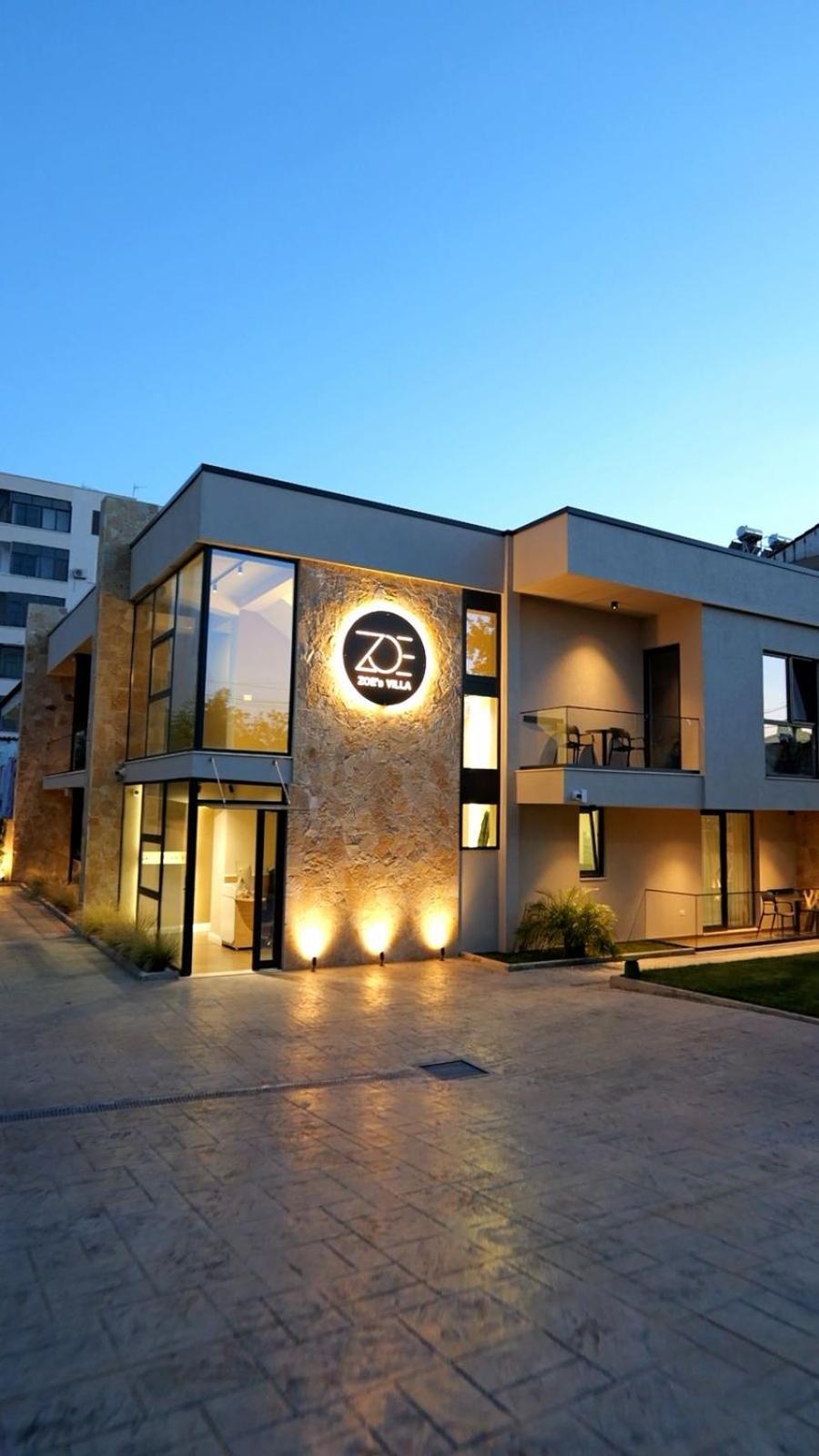 Zoe's By Ps *