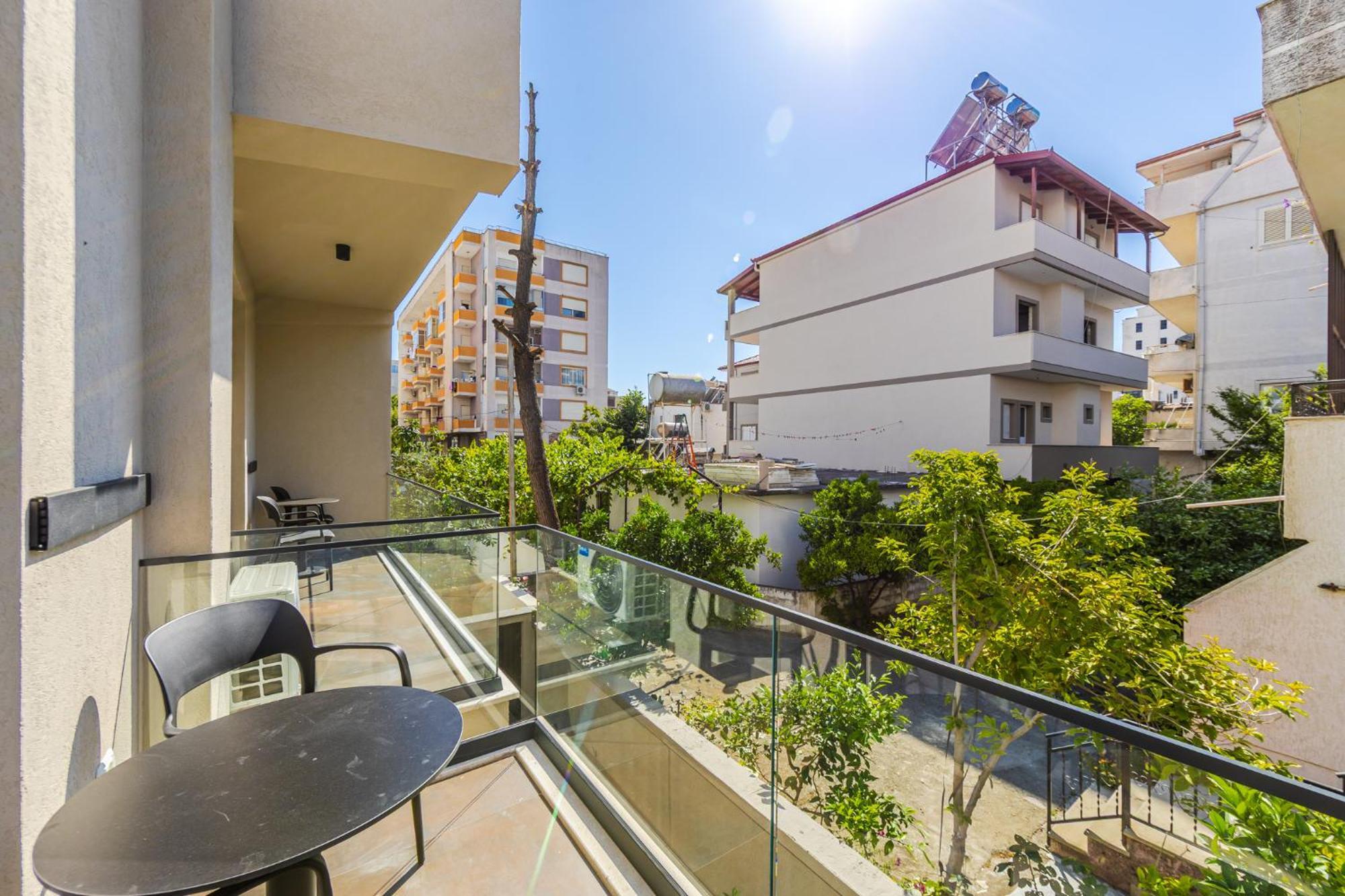 Zoe's By Ps Hotel apartamentowy Durrës