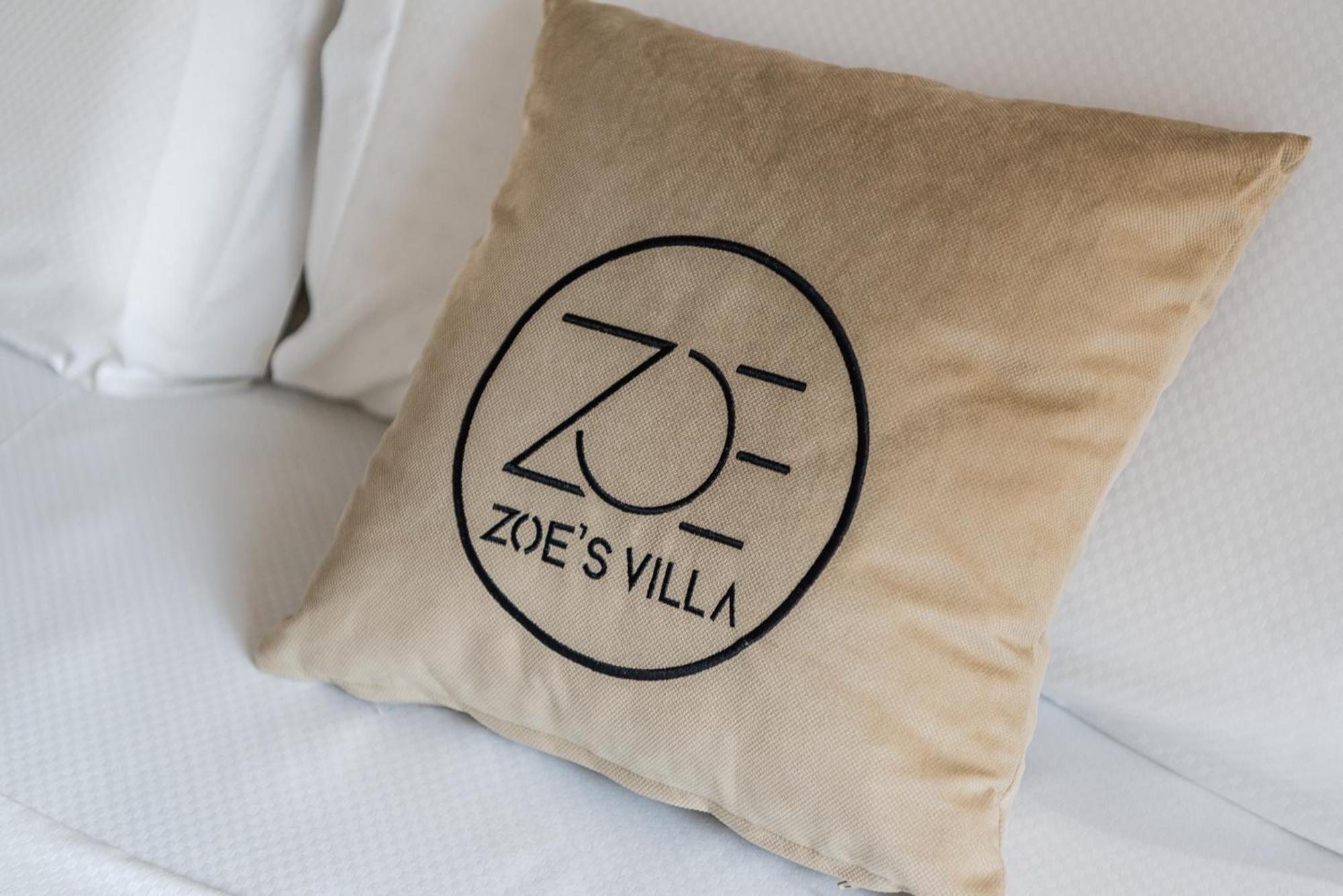 Zoe's By Ps *